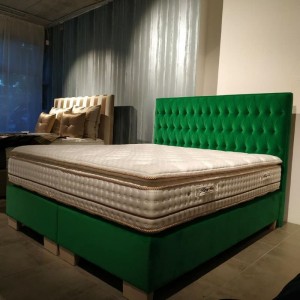Čalúnená posteľ Matrachello...